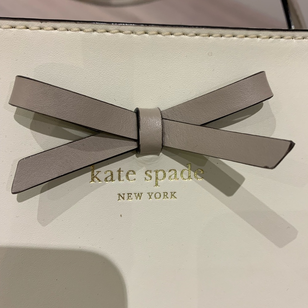 Kate Spade bag 11.5in tall x 15.5in wide - Picture 5 of 7